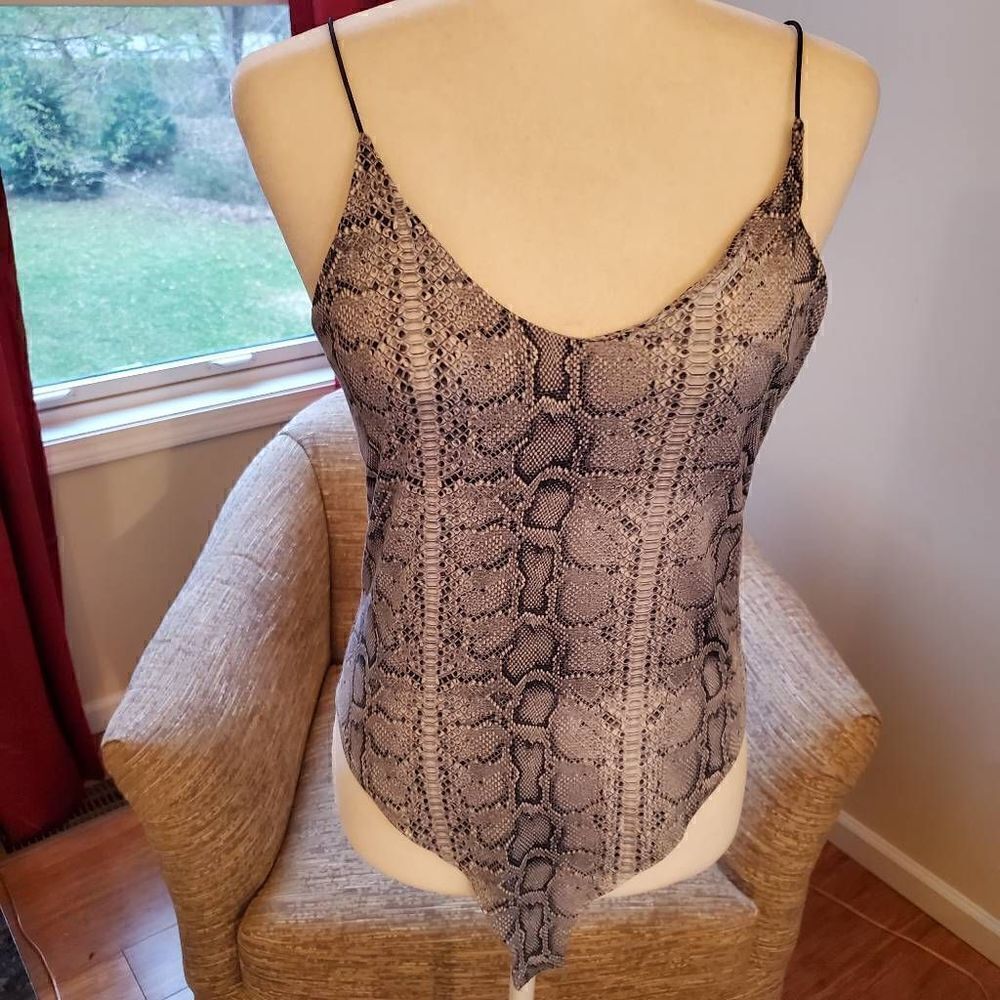 Gaze Gray Snake Print Snap Bodysuit Medium